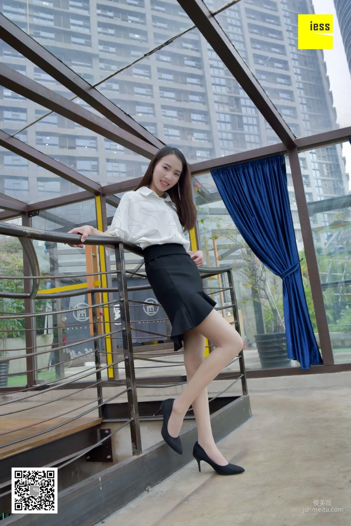 Si Xiang Jia 142 Yong Ying, Soft Girl Nude Stockings Slim Legs [IESS] Photo Set photo 8