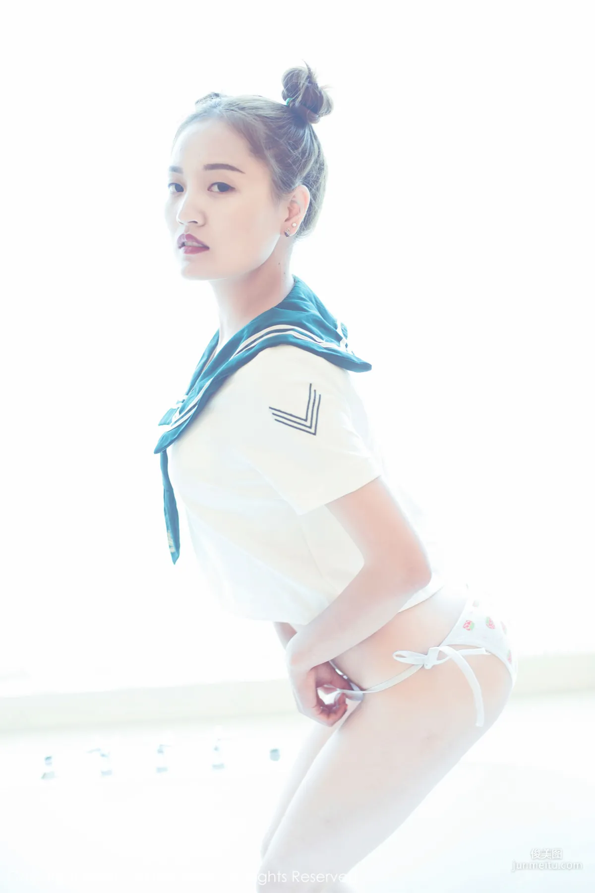 Waike TEL, Plump and Fair Beauty with Round Breasts and Slim Waist, the Angel in White of Surgery [XiuRen] NO.848 Photo Set photo 10