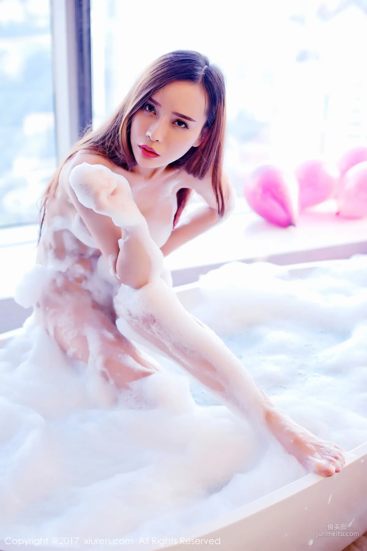Ai Xiaoqing 'Human Bubble Bath + Japanese School Uniform Pool Lollipop' [XiuRen] NO.866 Photo Set photo 41