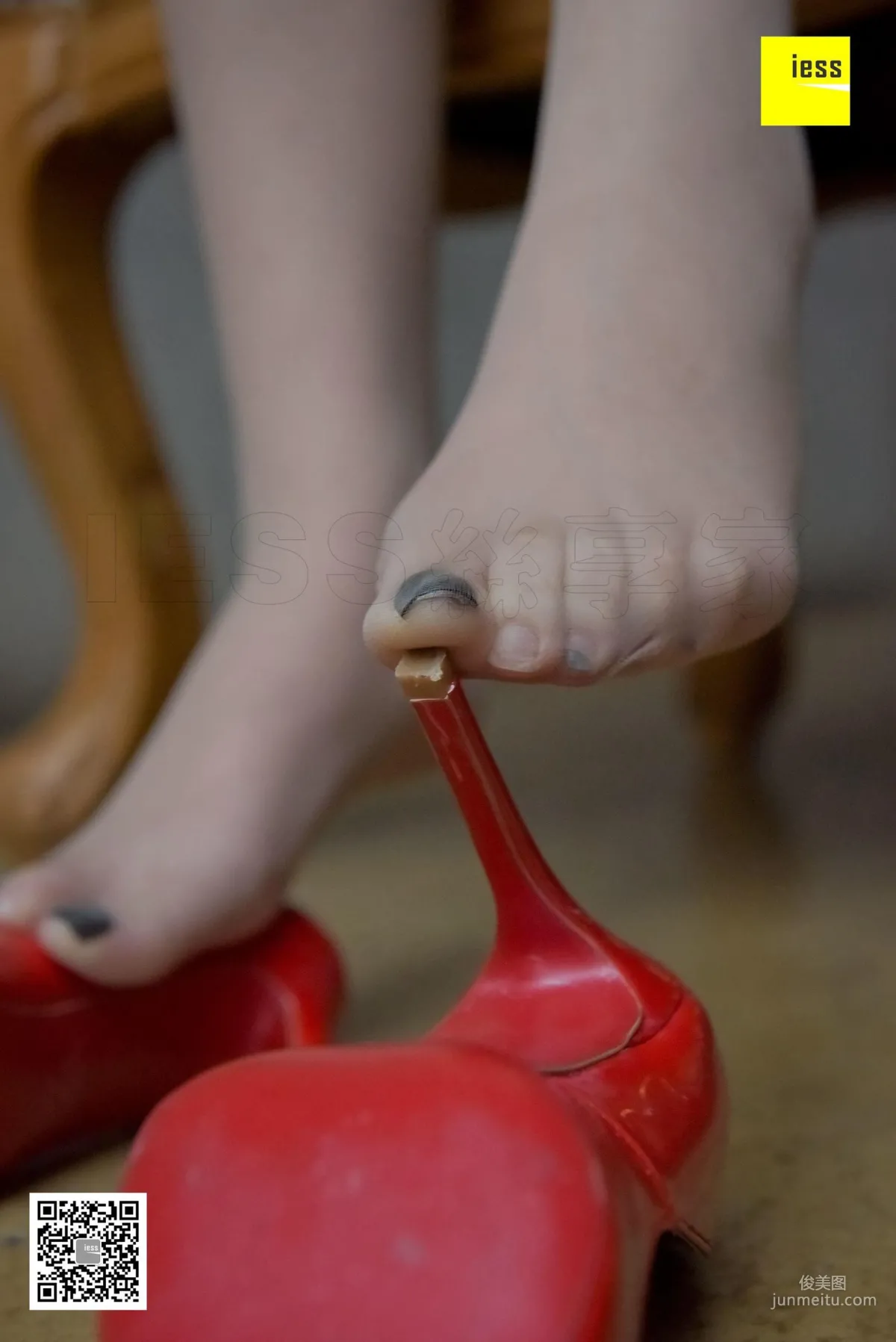 Silk Enjoyer 146 Zi Zi "Non-Slip Sole Nude Stockings and Red High Heels" [IESS] Photo Set photo 13