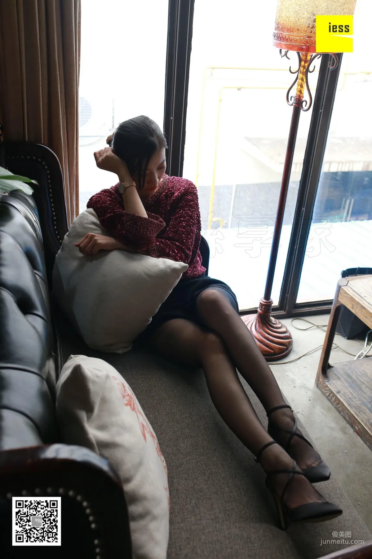 Si Xiang Jia 148 Qiuqiu, The Delectable Black Stockings [IESS] Photo Set photo 8