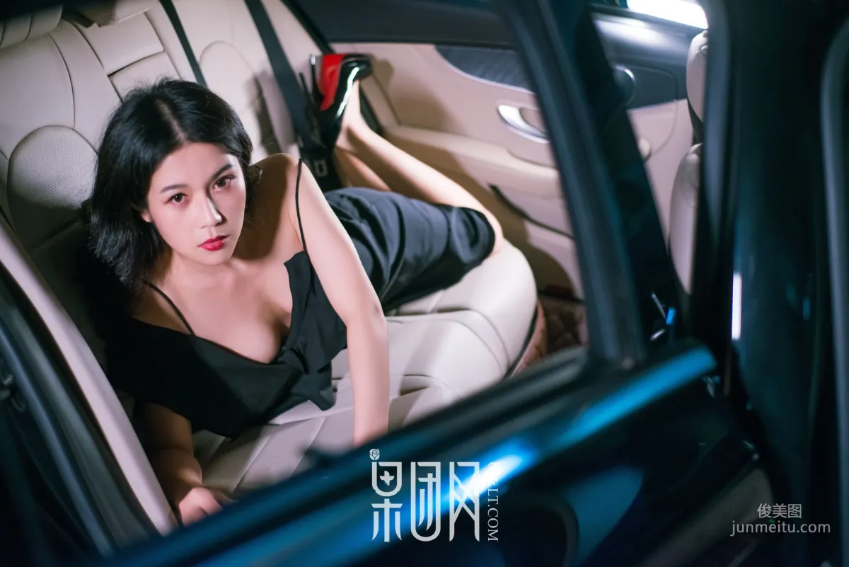 Wei Wei, Beauty vs Luxury Car, Which Do You Choose! [Girlt] No.107 Photo Set photo 32