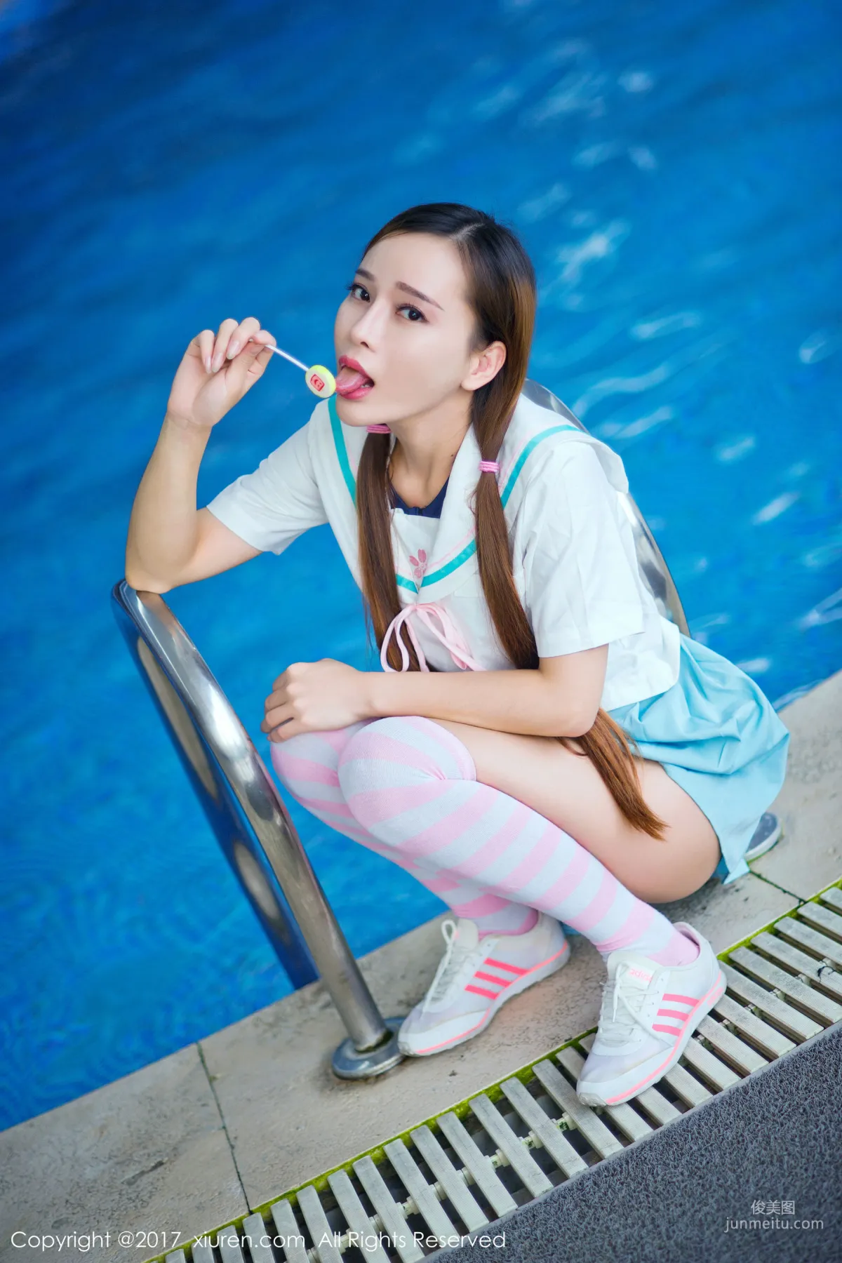 Ai Xiaoqing 'Human Bubble Bath + Japanese School Uniform Pool Lollipop' [XiuRen] NO.866 Photo Set photo 2