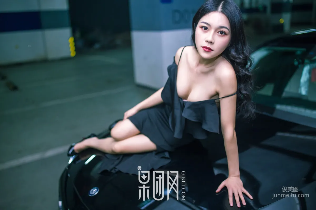 Wei Wei, Beauty vs Luxury Car, Which Do You Choose! [Girlt] No.107 Photo Set photo 17