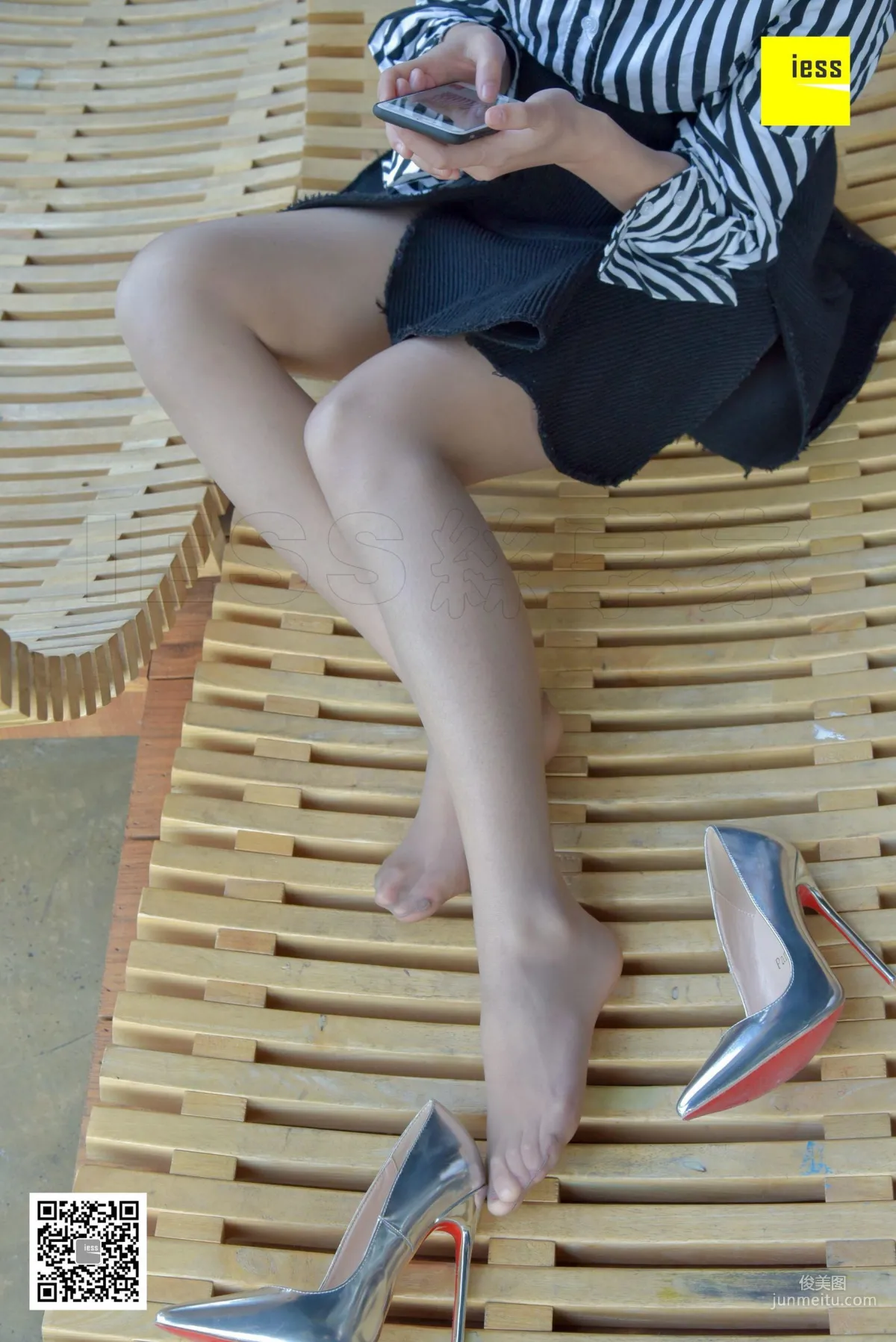 Si Xiang Jia 147 Lai Lai, Silver Ultra High Thin Heel and Nude Stockings [IESS] Photo Set photo 70