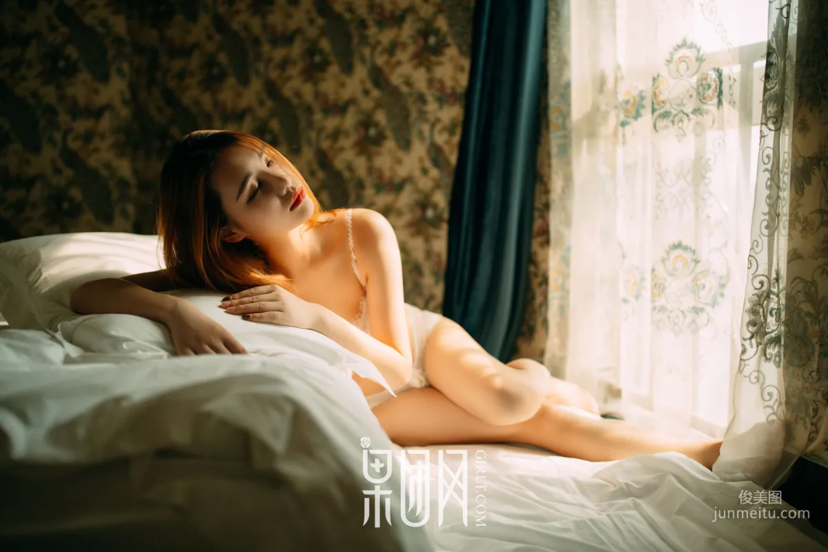 Girlt No. 02 photo 2
