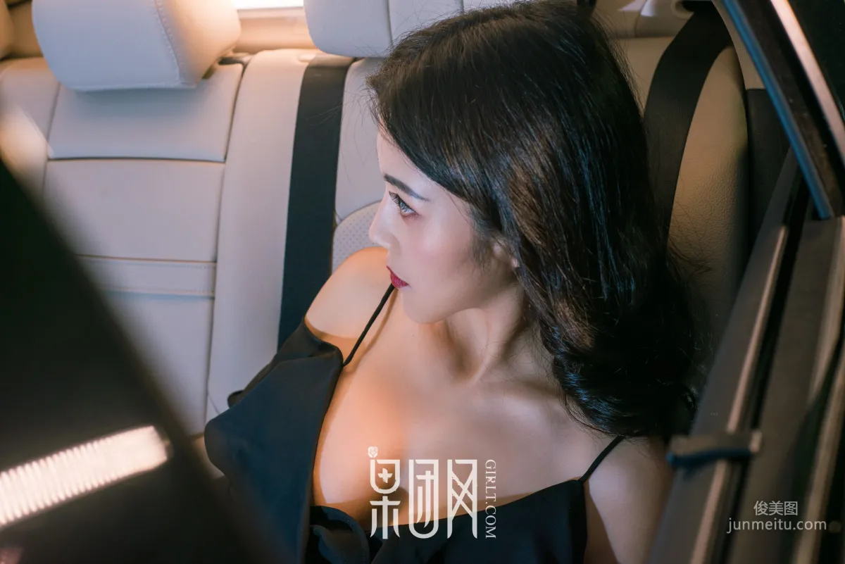 Wei Wei, Beauty vs Luxury Car, Which Do You Choose! [Girlt] No.107 Photo Set photo 25