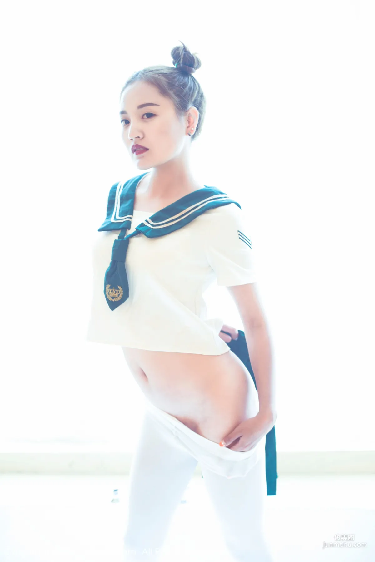 Waike TEL, Plump and Fair Beauty with Round Breasts and Slim Waist, the Angel in White of Surgery [XiuRen] NO.848 Photo Set photo 7