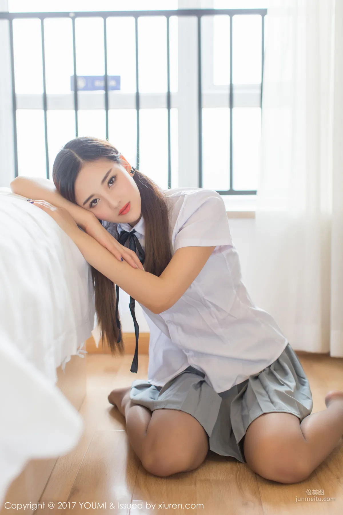 Nana TINA《Black Stockings OL Temptation + School Uniform》 [YouMi] VOL.087 Photo Set photo 25