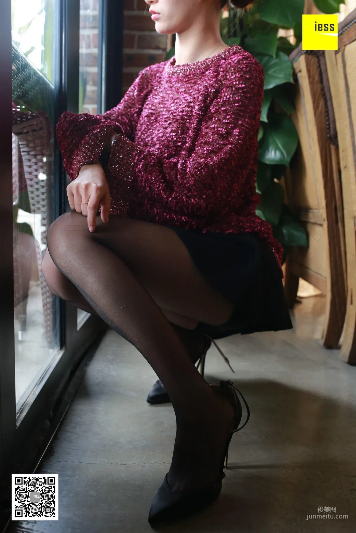 Si Xiang Jia 148 Qiuqiu, The Delectable Black Stockings [IESS] Photo Set photo 90