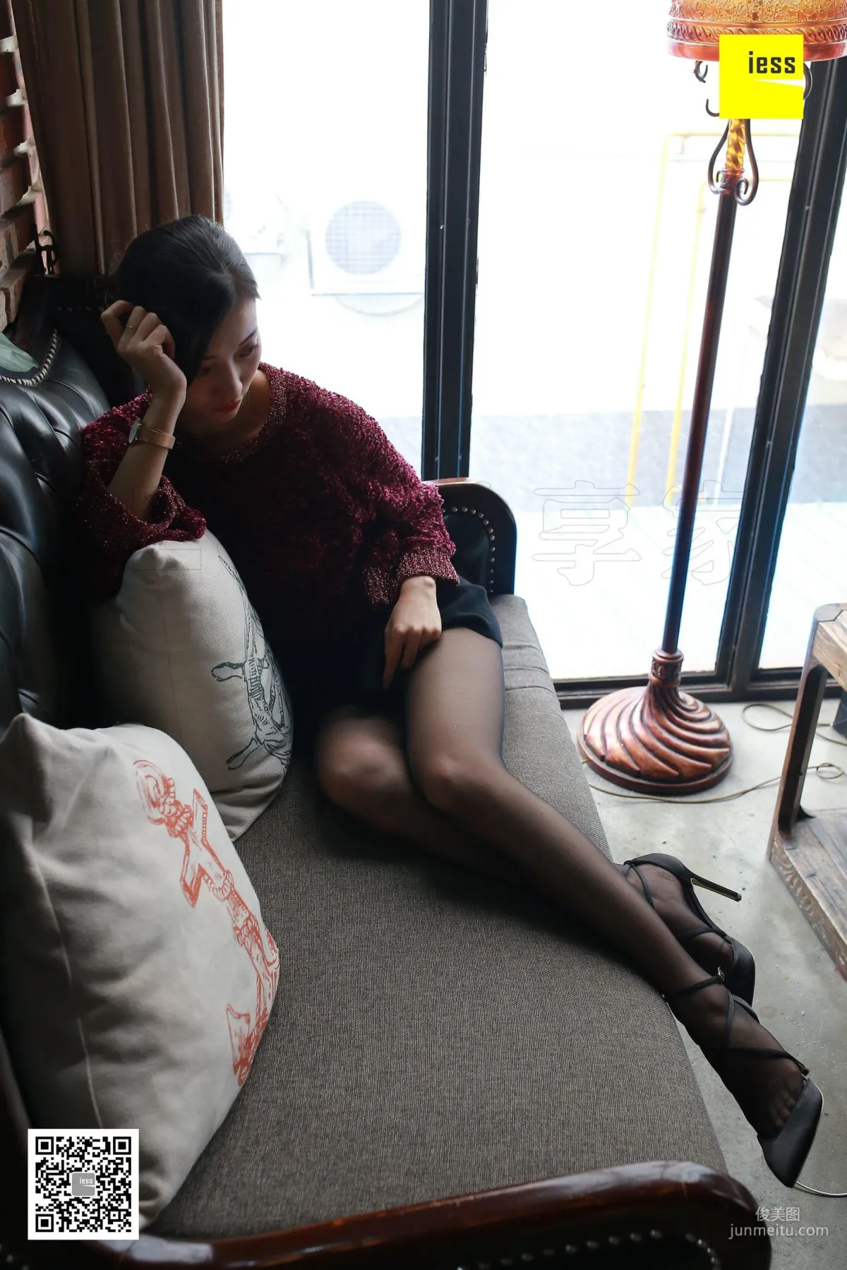Si Xiang Jia 148 Qiuqiu, The Delectable Black Stockings [IESS] Photo Set photo 3