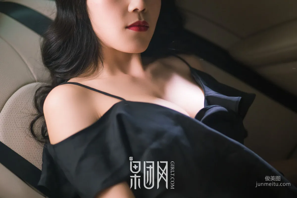 Wei Wei, Beauty vs Luxury Car, Which Do You Choose! [Girlt] No.107 Photo Set photo 47