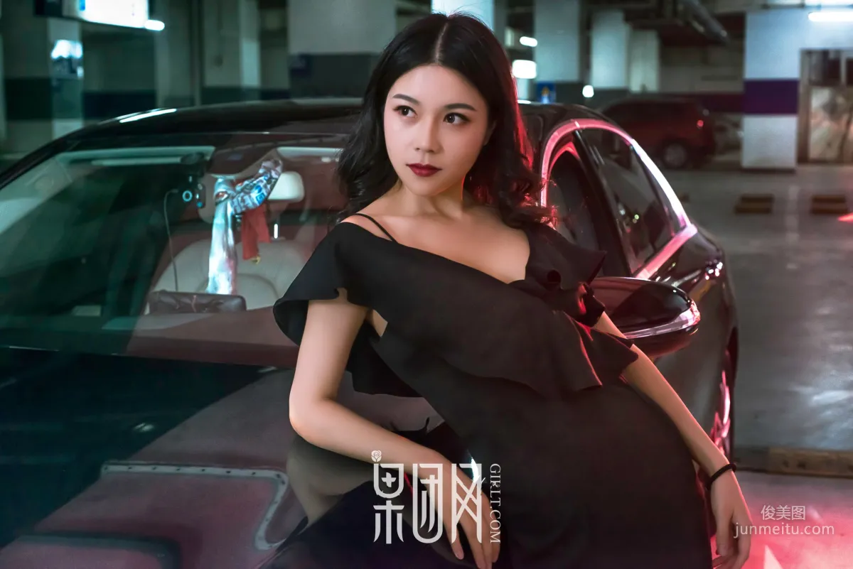 Wei Wei, Beauty vs Luxury Car, Which Do You Choose! [Girlt] No.107 Photo Set photo 56