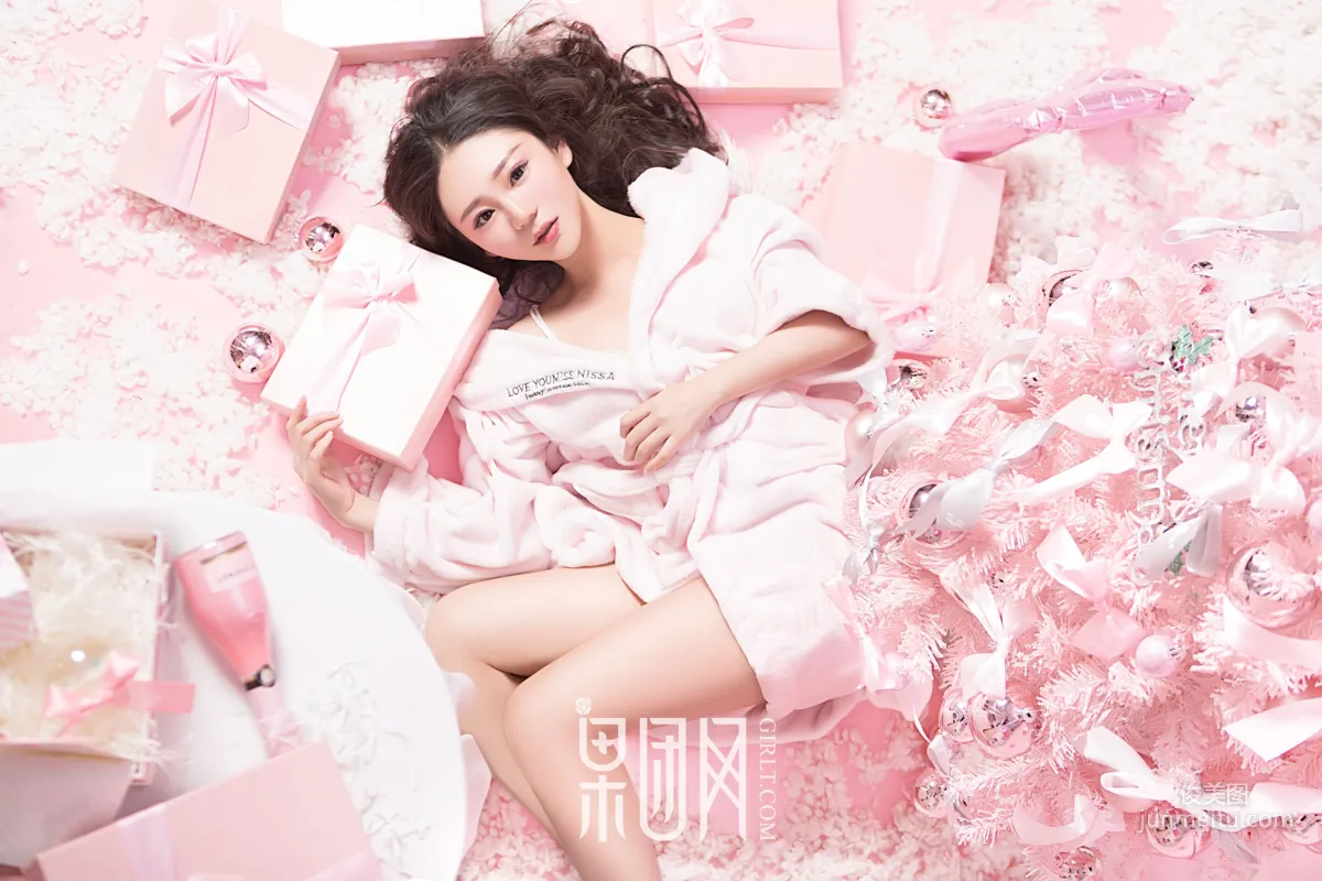 Mo Yaqi, Christmas Surprise [Girlt] NO.111 Photo Set photo 13