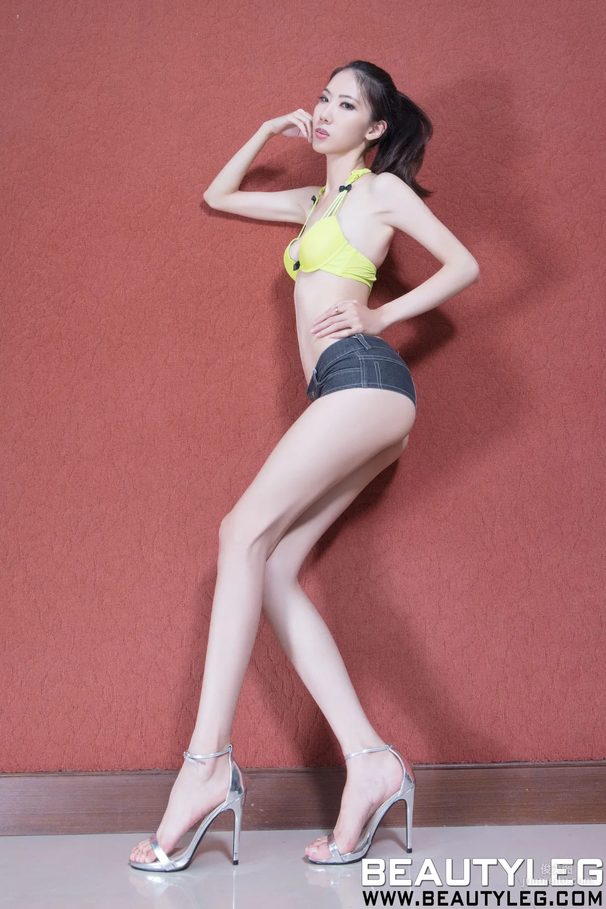 Tong Caixuan Yoyo, Nude Stockings Legs and High Heels [BeautyLeg] No.1558 Photo Set photo 11