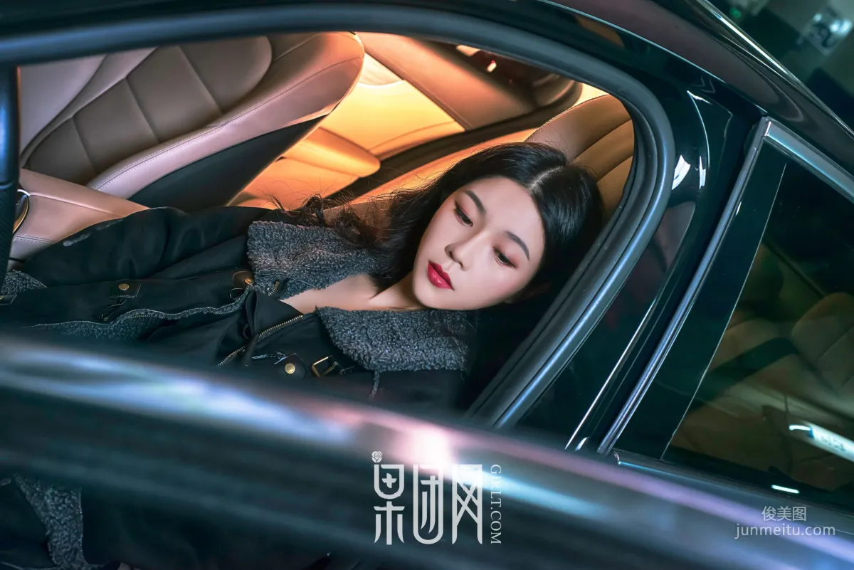 Wei Wei, Beauty vs Luxury Car, Which Do You Choose! [Girlt] No.107 Photo Set photo 1