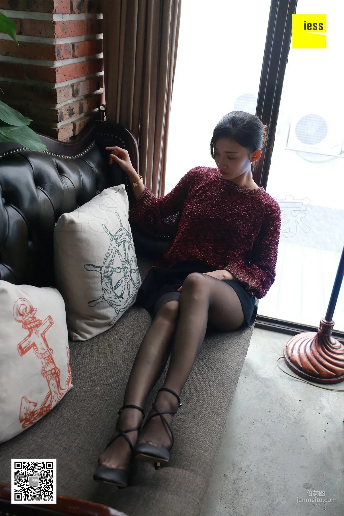 Si Xiang Jia 148 Qiuqiu, The Delectable Black Stockings [IESS] Photo Set photo 5