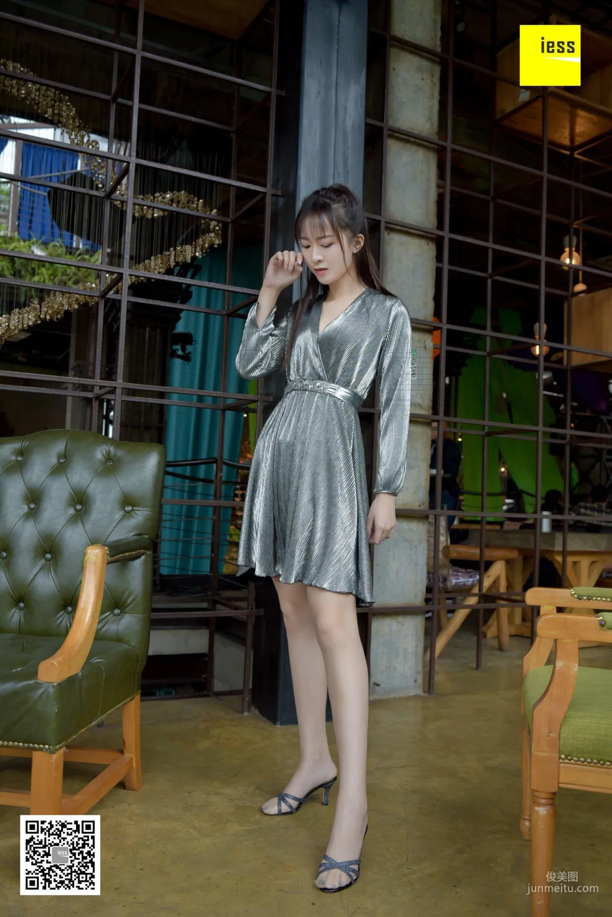 Si Xiang Jia 140 Zi Zi, Sheer White Legs Sandals and Nude Stockings [IESS] Photo Set photo 63