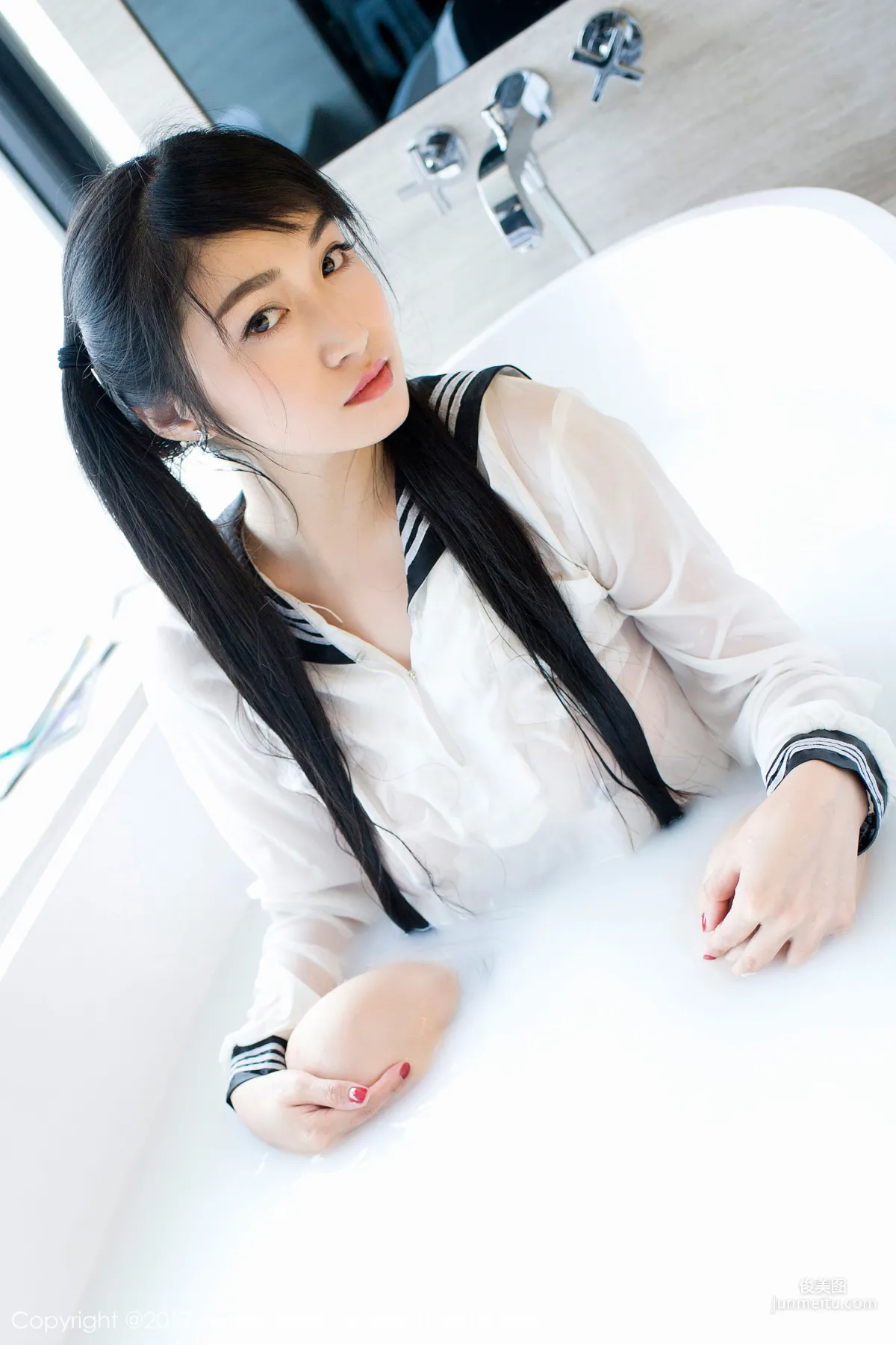 Panpan Longnv sunny《Milk Bath School Uniform + Transparent School Uniform + Black Nipple Covers》[XiuRen] NO.853 Photo Set photo 22