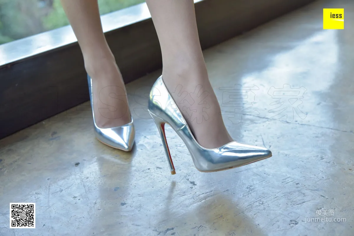 Si Xiang Jia 147 Lai Lai, Silver Ultra High Thin Heel and Nude Stockings [IESS] Photo Set photo 34