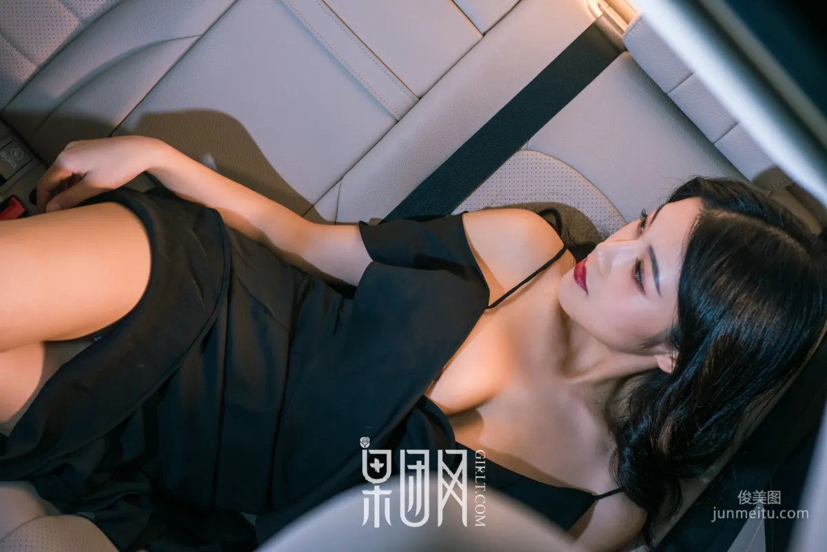Wei Wei, Beauty vs Luxury Car, Which Do You Choose! [Girlt] No.107 Photo Set photo 29