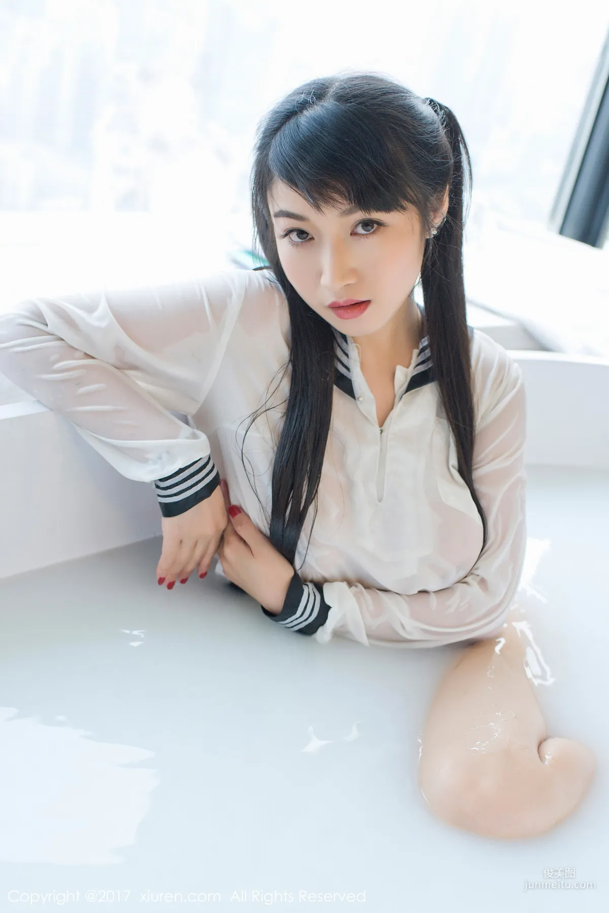 Panpan Longnv sunny《Milk Bath School Uniform + Transparent School Uniform + Black Nipple Covers》[XiuRen] NO.853 Photo Set photo 12