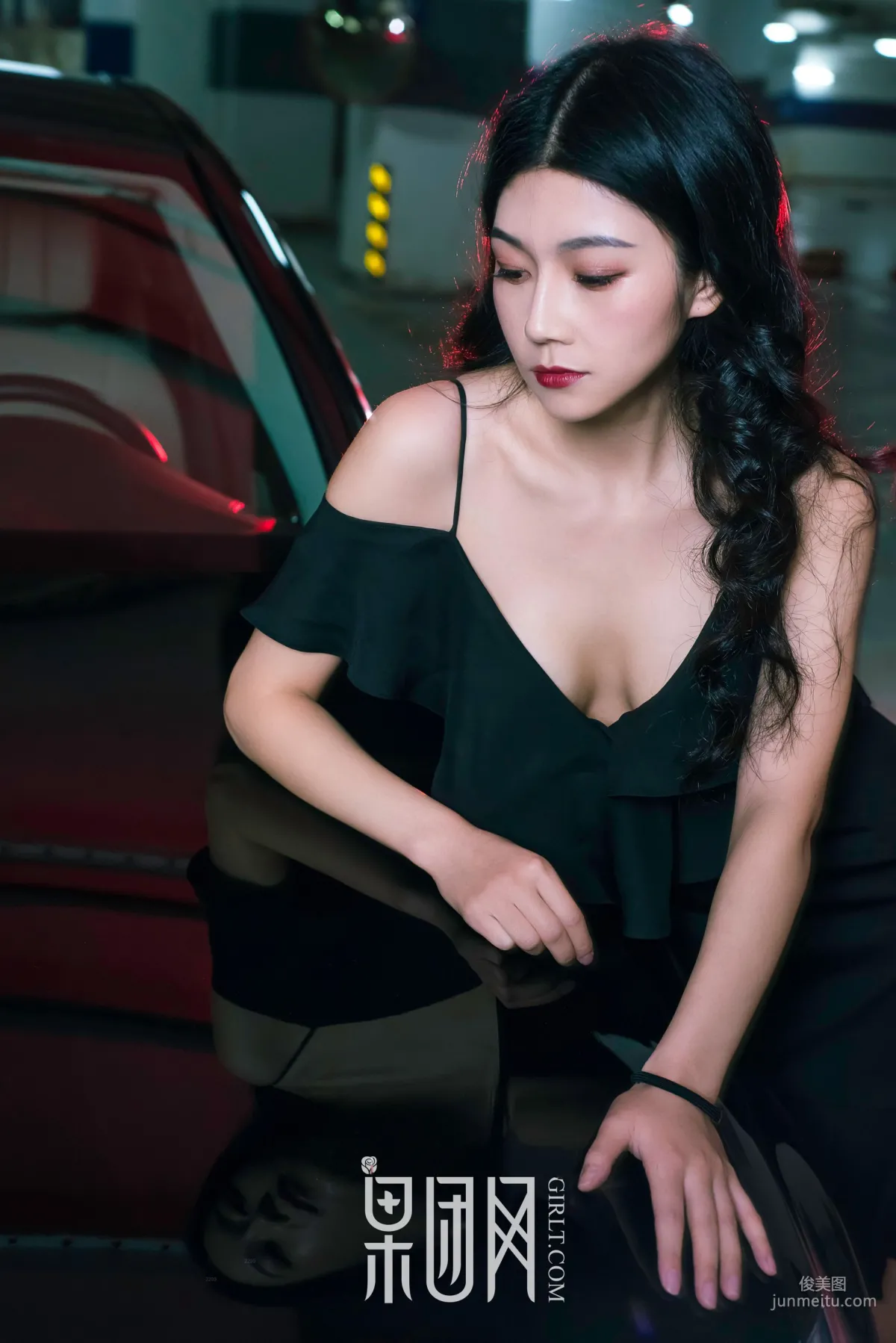 Wei Wei, Beauty vs Luxury Car, Which Do You Choose! [Girlt] No.107 Photo Set photo 57