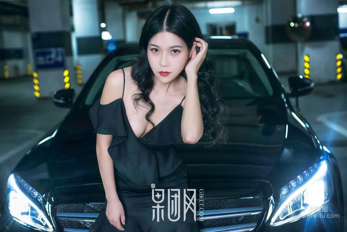 Wei Wei, Beauty vs Luxury Car, Which Do You Choose! [Girlt] No.107 Photo Set photo 13