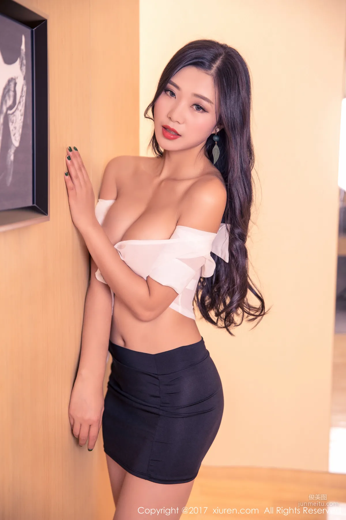 Song KiKi "Secretary Uniform and Wild Lace-Up Outfit" [XiuRen] NO.868 Photo Set photo 12