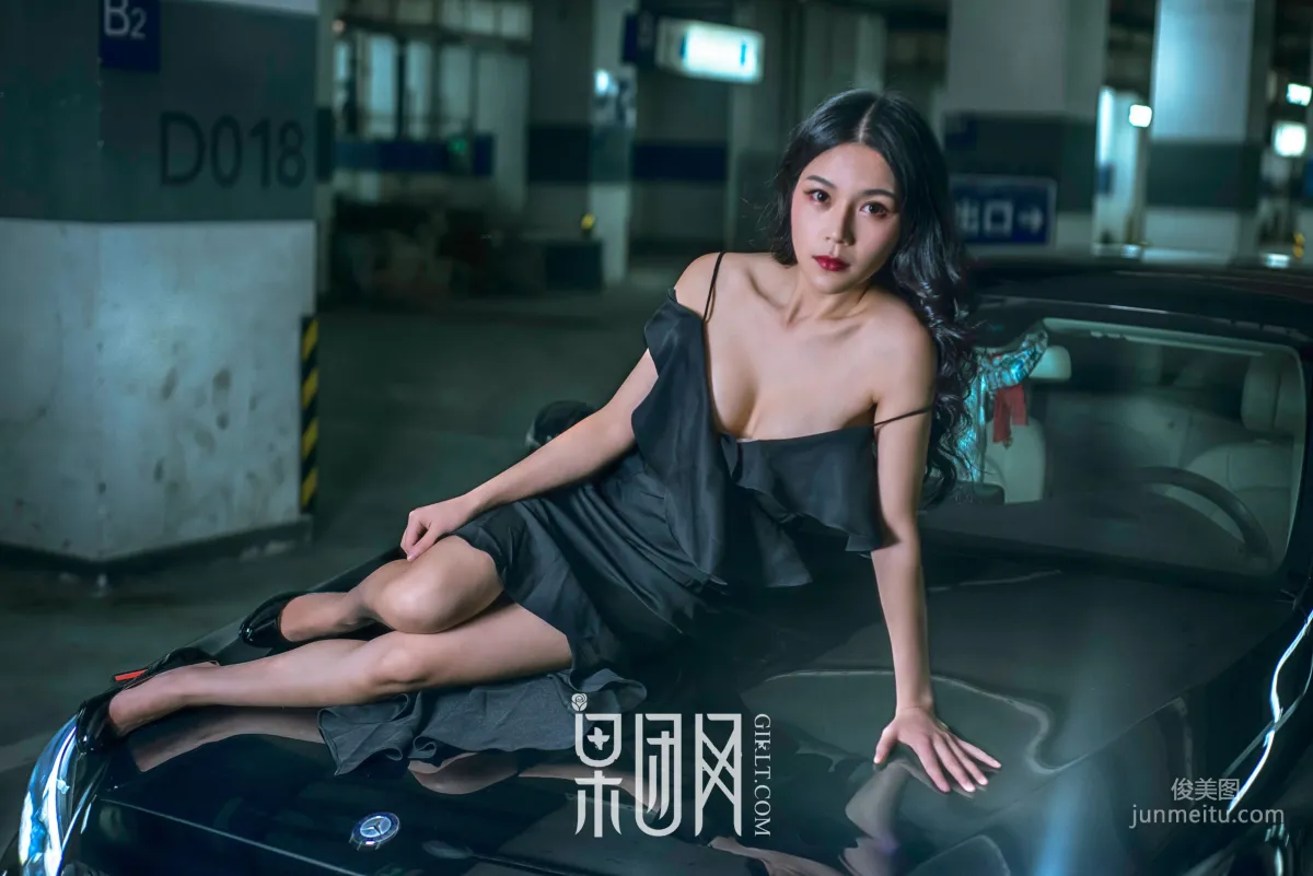 Wei Wei, Beauty vs Luxury Car, Which Do You Choose! [Girlt] No.107 Photo Set photo 10