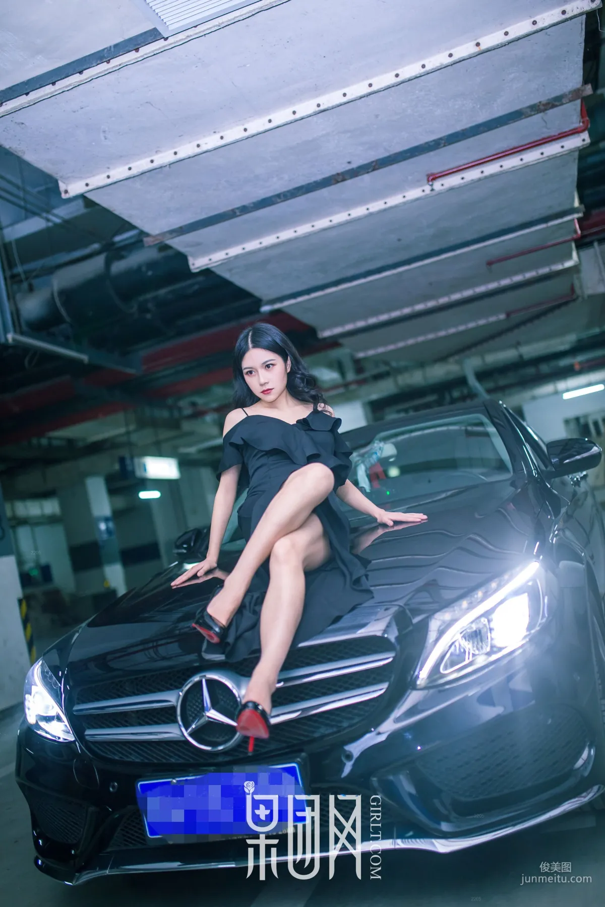 Wei Wei, Beauty vs Luxury Car, Which Do You Choose! [Girlt] No.107 Photo Set photo 5