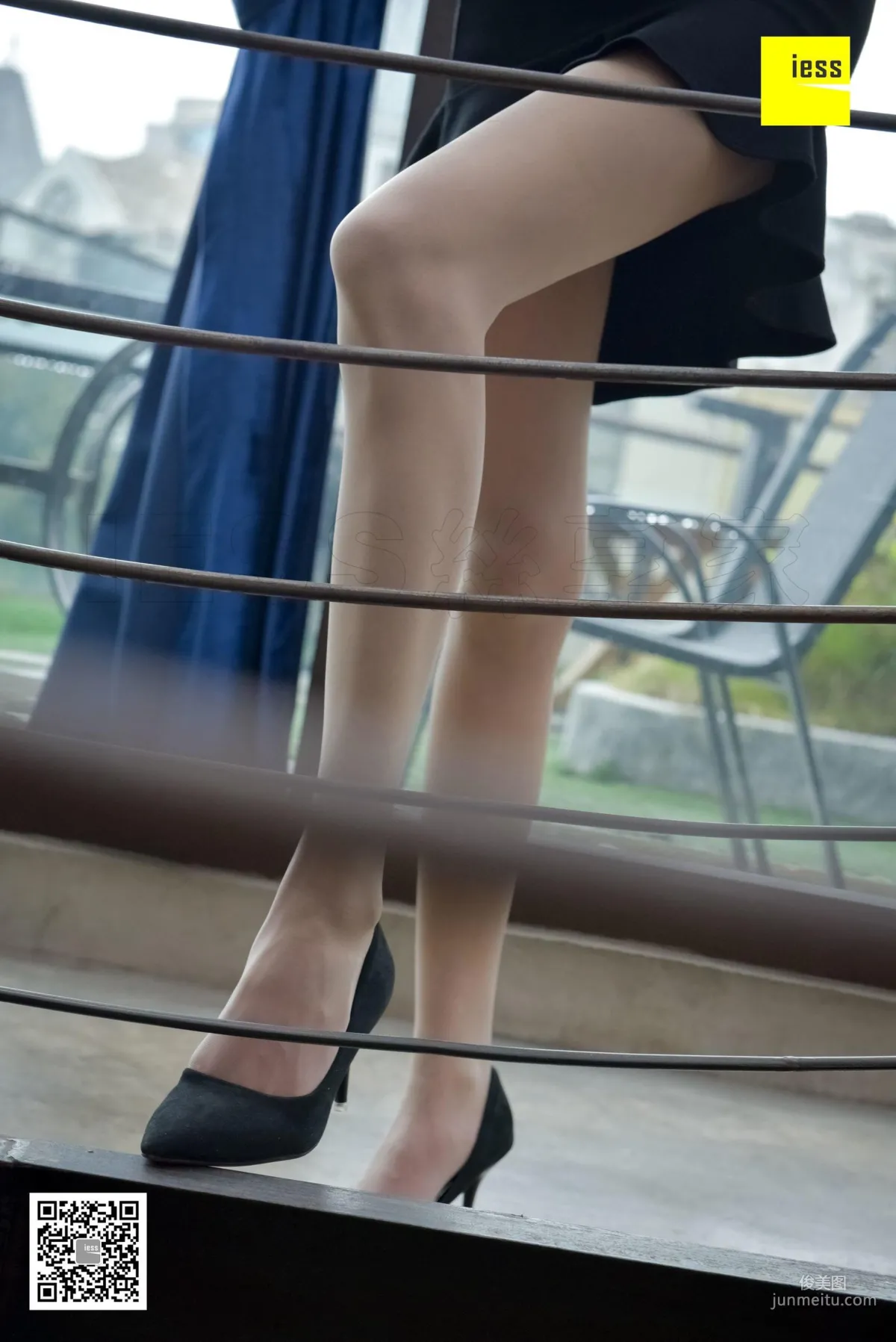 Si Xiang Jia 142 Yong Ying, Soft Girl Nude Stockings Slim Legs [IESS] Photo Set photo 33