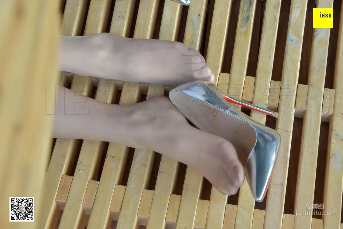 Si Xiang Jia 147 Lai Lai, Silver Ultra High Thin Heel and Nude Stockings [IESS] Photo Set photo 69