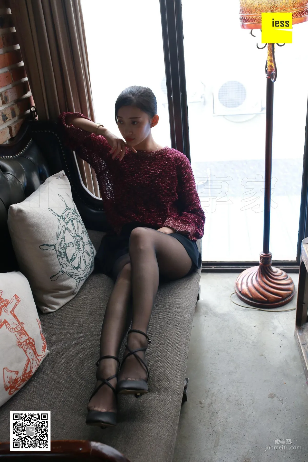 Si Xiang Jia 148 Qiuqiu, The Delectable Black Stockings [IESS] Photo Set photo 6