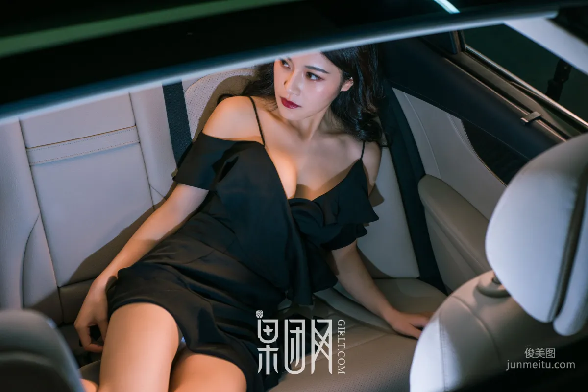 Wei Wei, Beauty vs Luxury Car, Which Do You Choose! [Girlt] No.107 Photo Set photo 24