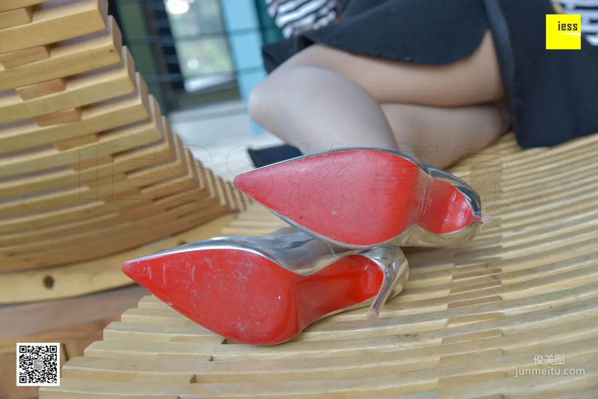 Si Xiang Jia 147 Lai Lai, Silver Ultra High Thin Heel and Nude Stockings [IESS] Photo Set photo 47