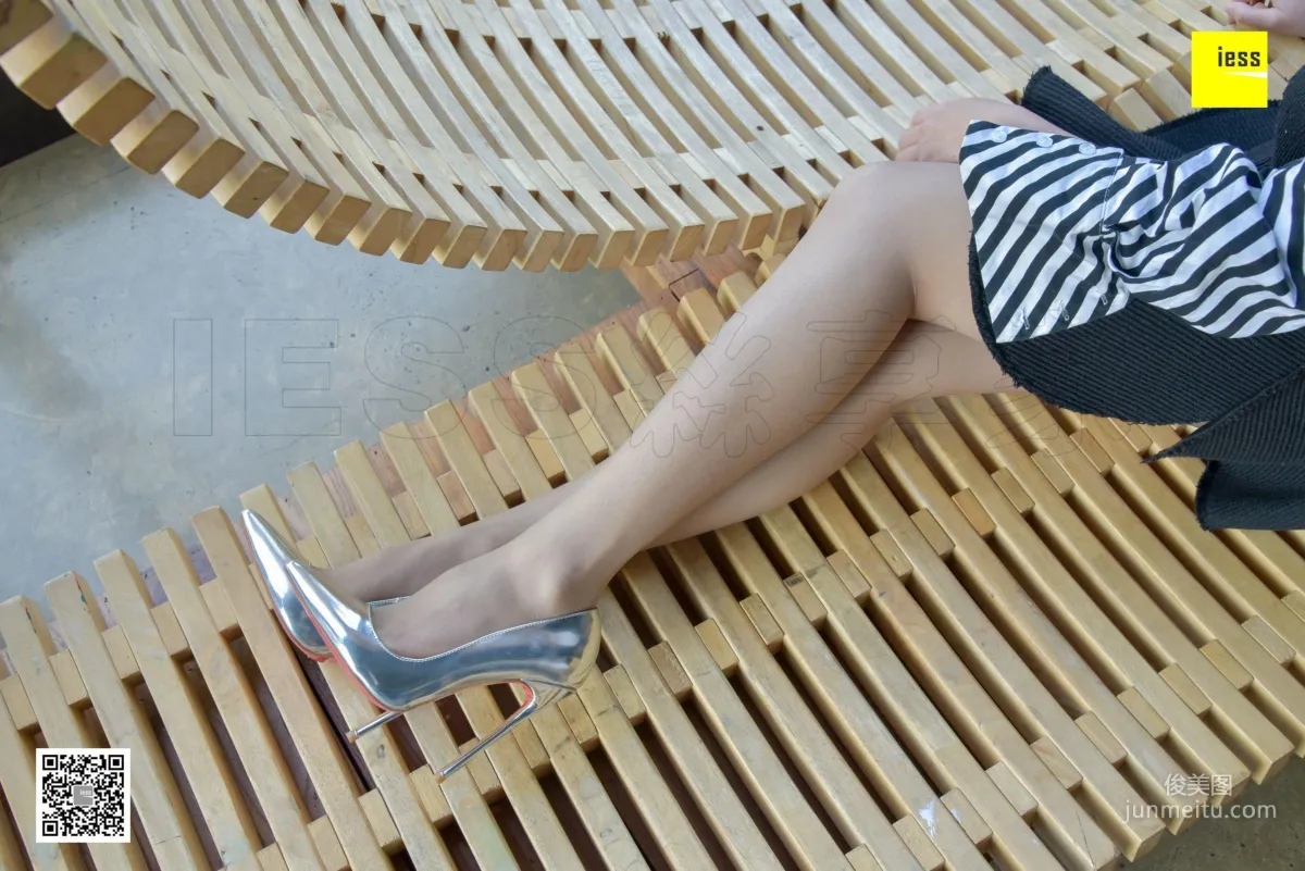 Si Xiang Jia 147 Lai Lai, Silver Ultra High Thin Heel and Nude Stockings [IESS] Photo Set photo 49