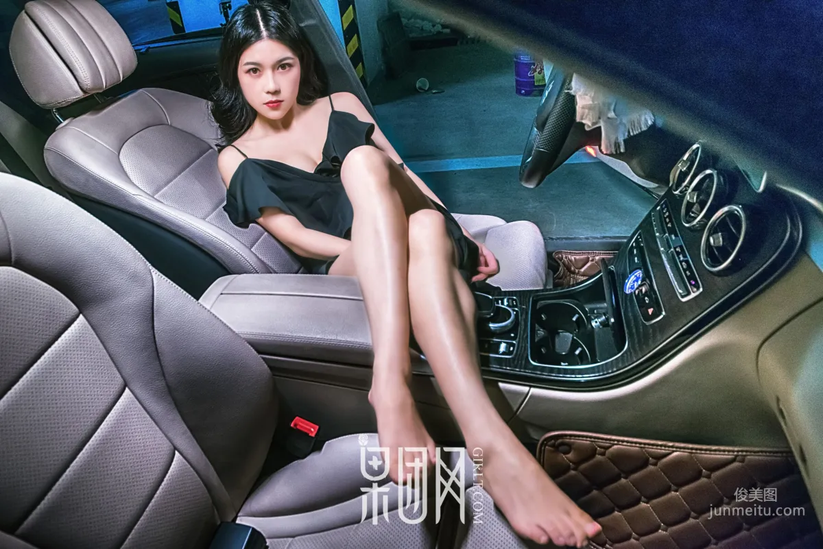 Wei Wei, Beauty vs Luxury Car, Which Do You Choose! [Girlt] No.107 Photo Set photo 40