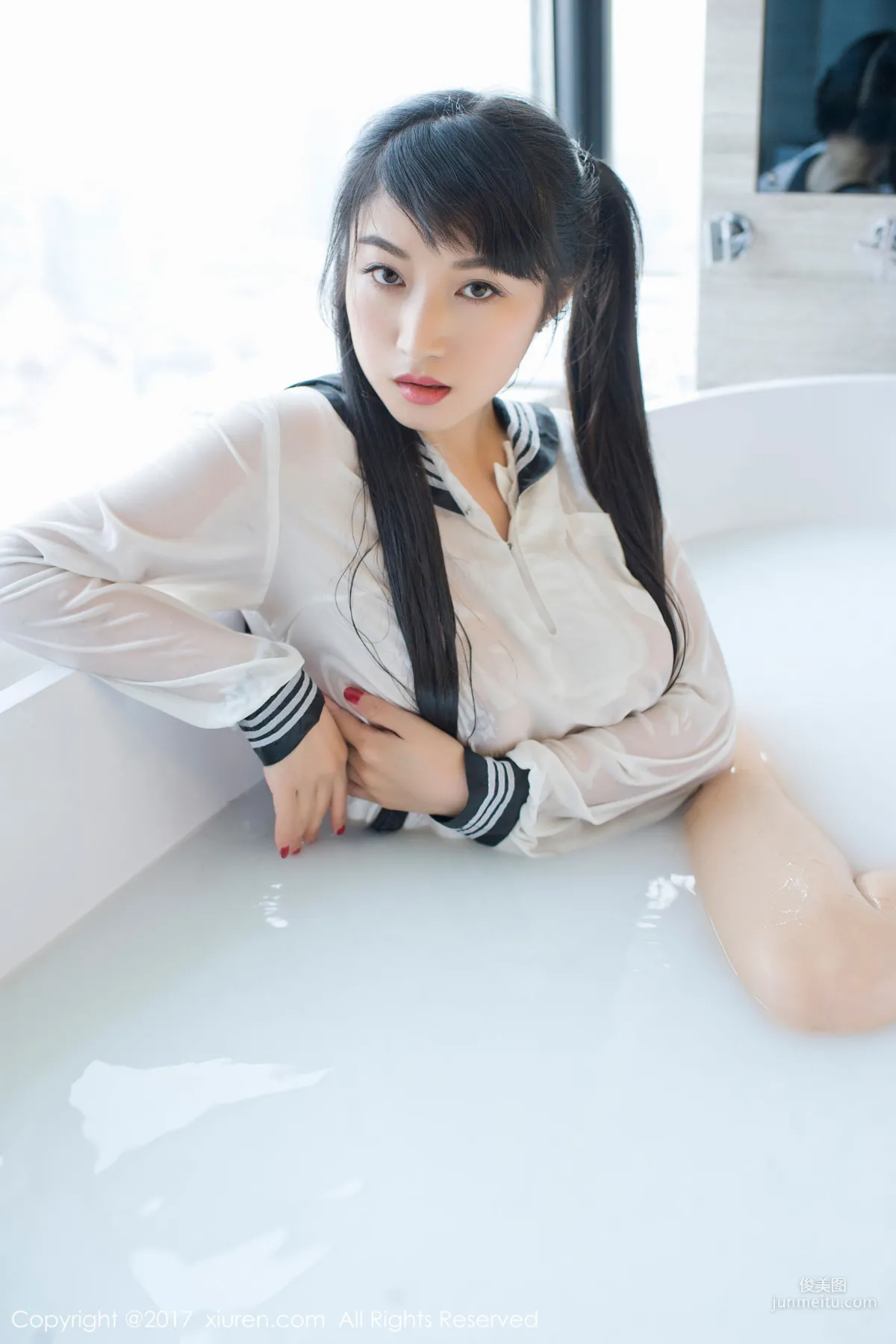 Panpan Longnv sunny《Milk Bath School Uniform + Transparent School Uniform + Black Nipple Covers》[XiuRen] NO.853 Photo Set photo 11