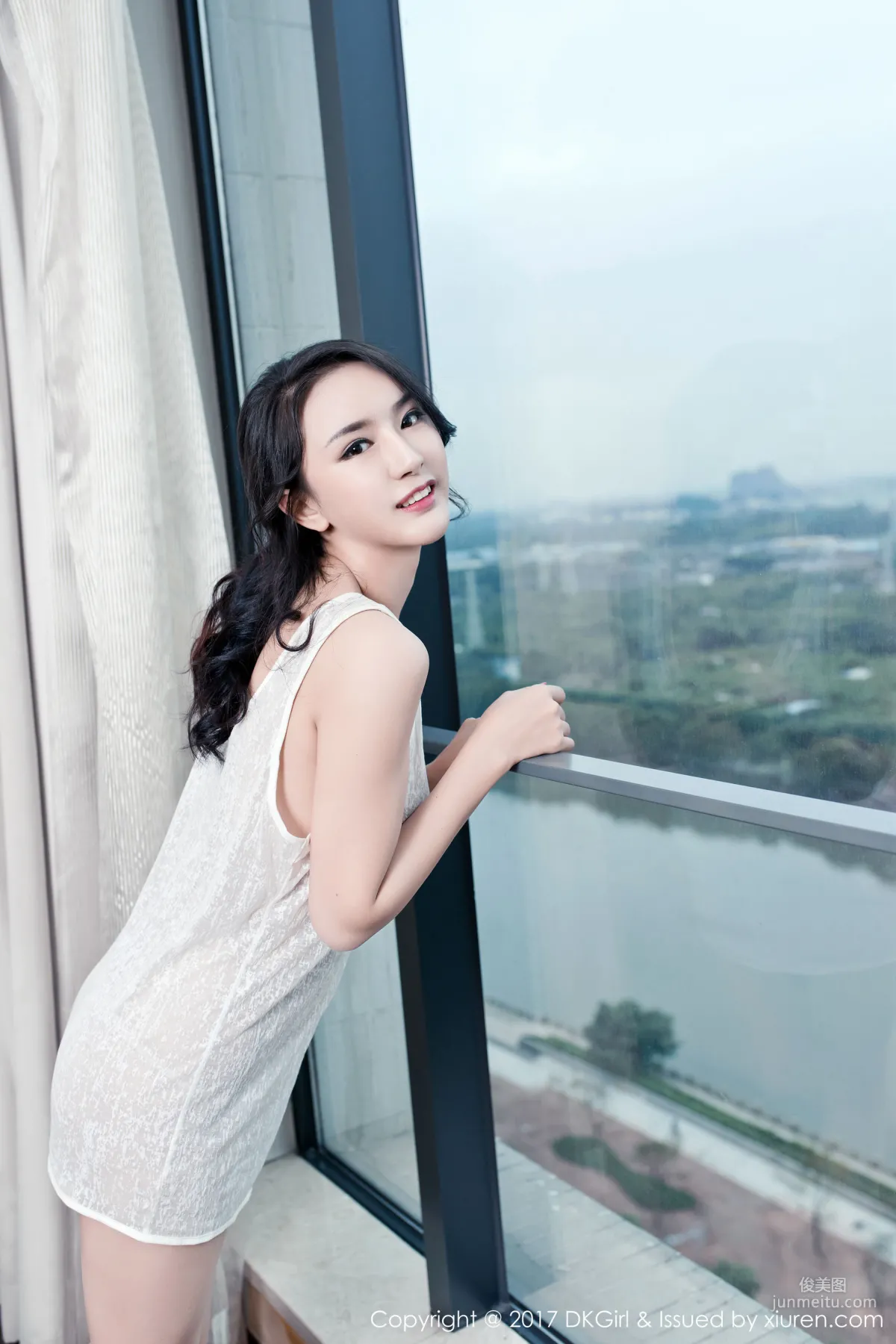 Mei Ge, Vacuum Presentation Beautiful Breasts and Curves Temptation [DKGirl] VOL.047 Photo Set photo 30