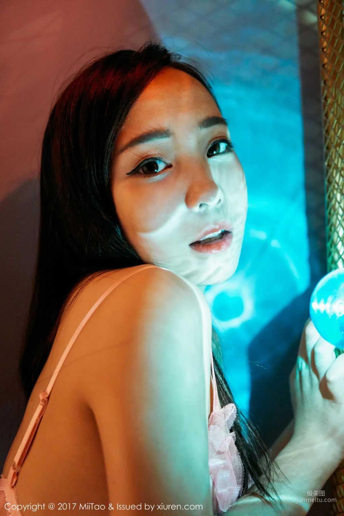 Rui Xin, Nude Photography Under the Light [MiiTao] VOL.086 Photo Set photo 14