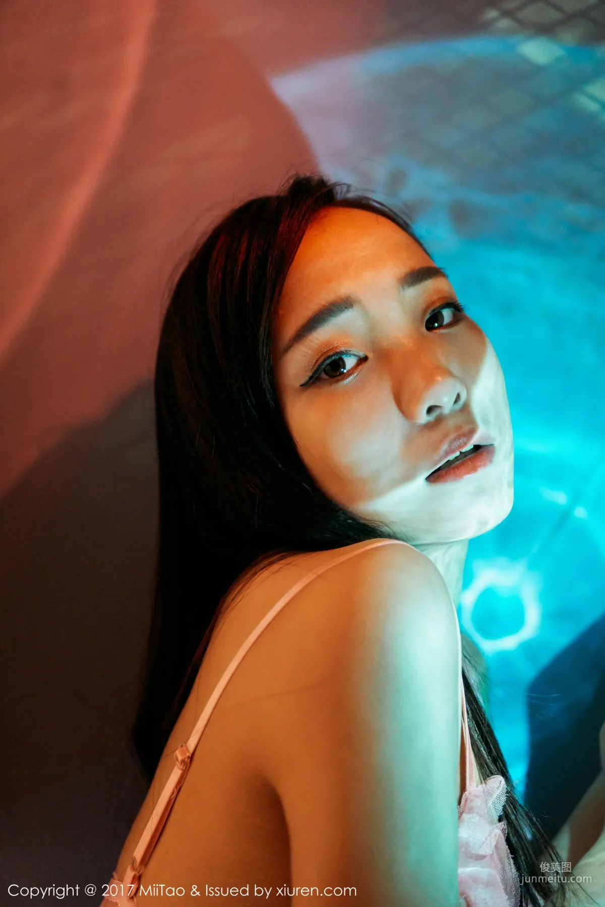 Rui Xin, Nude Photography Under the Light [MiiTao] VOL.086 Photo Set photo 16