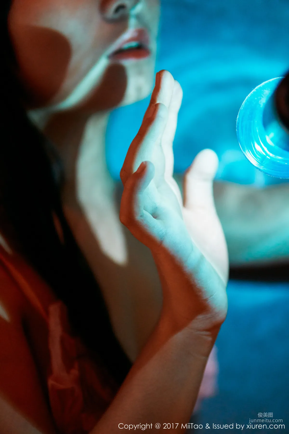 Rui Xin, Nude Photography Under the Light [MiiTao] VOL.086 Photo Set photo 18