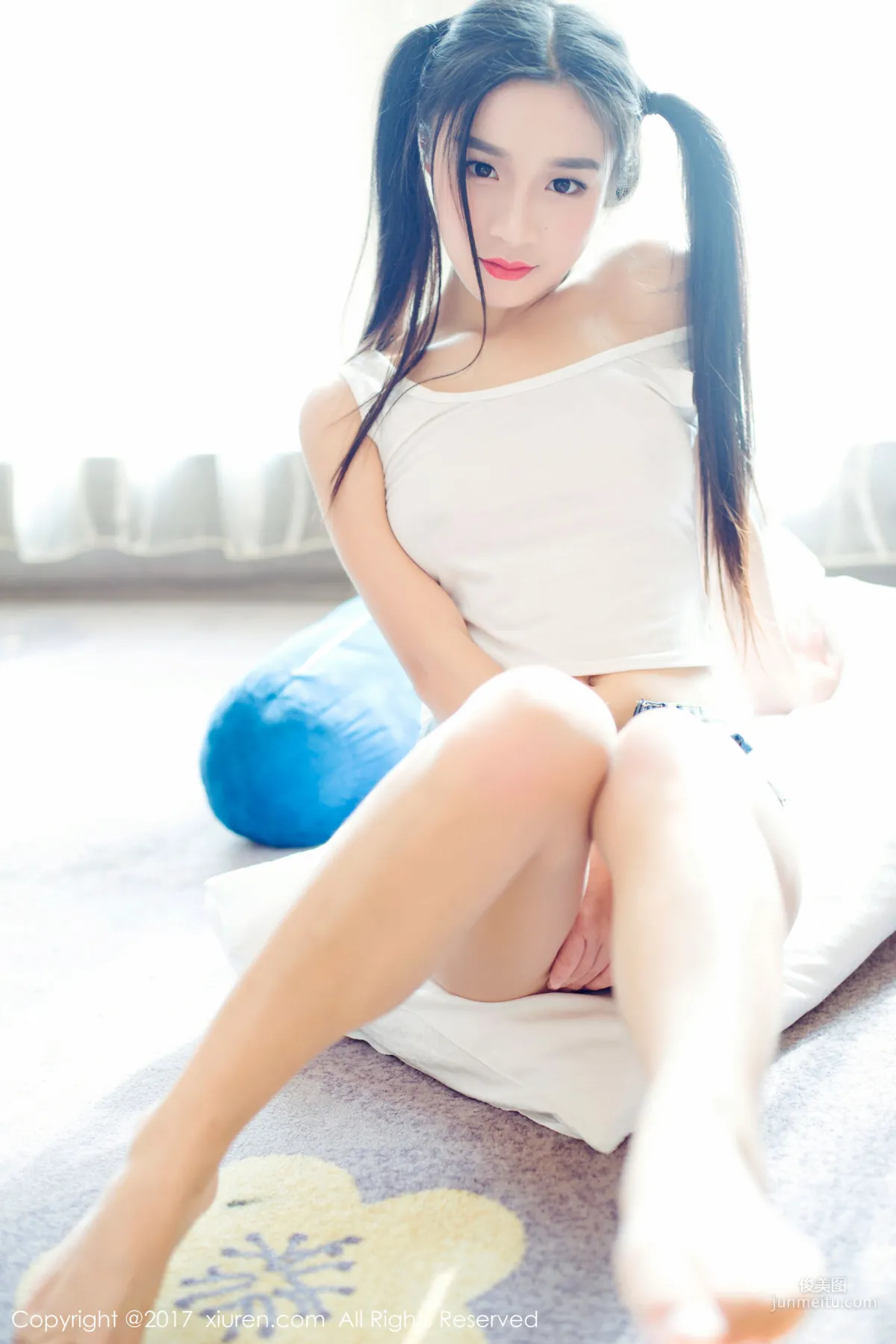 Qimeng Cherish 'Tight Jeans + Curves + Bed Sheet Temptation' [XiuRen] NO.883 Photo Set photo 5