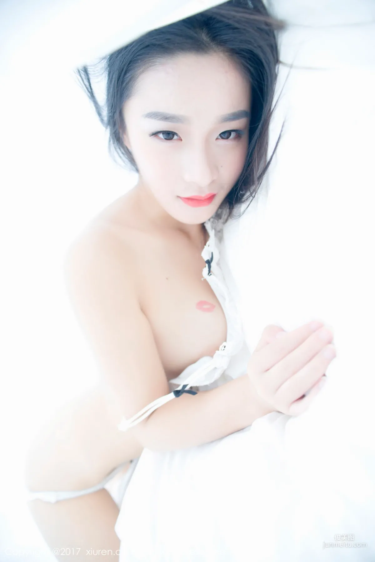 Qimeng Cherish 'Tight Jeans + Curves + Bed Sheet Temptation' [XiuRen] NO.883 Photo Set photo 39