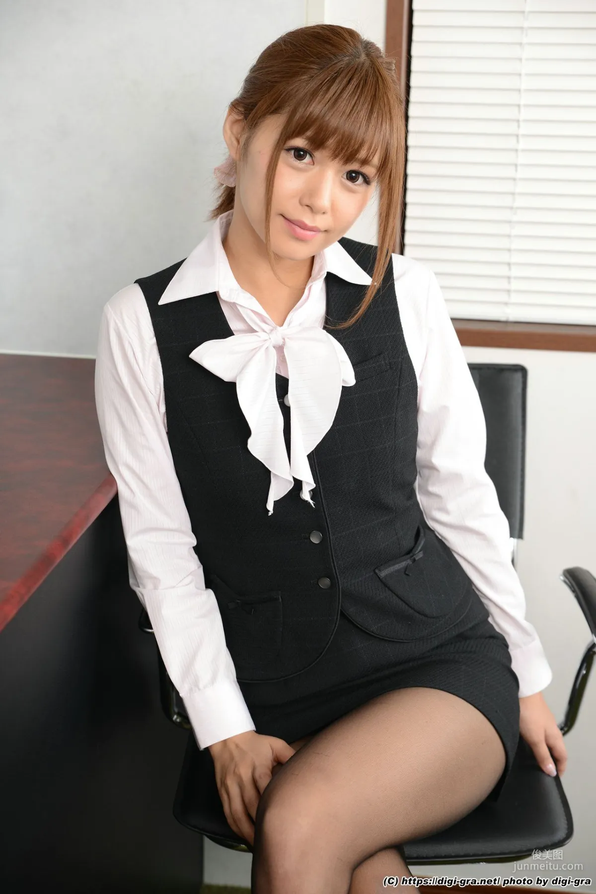 Hikaru Konno, Hikaru Konno / Konno Hikaru Set04 OL Female Teacher [Digi-Gra] Photo Set photo 6