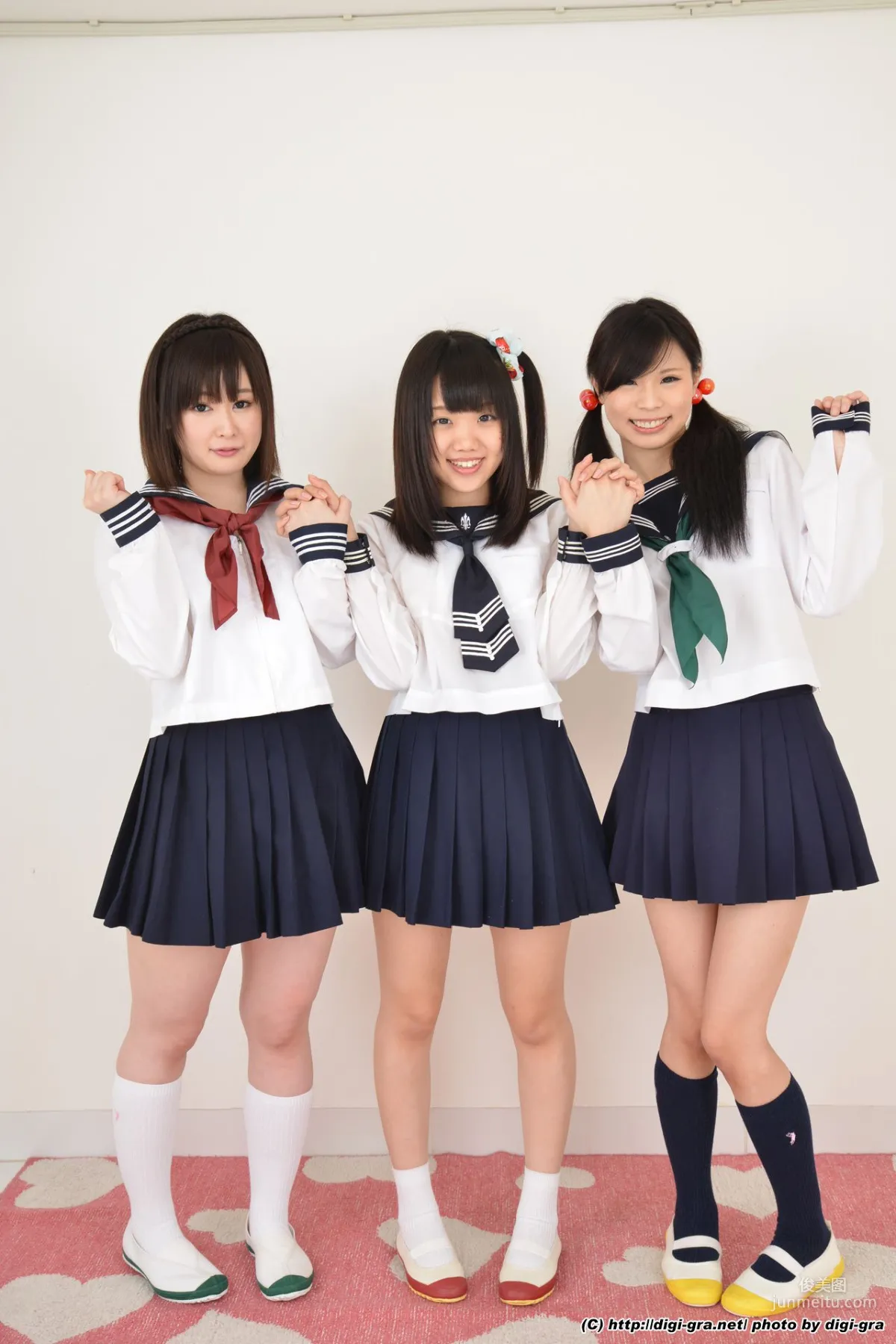 夏乃ひまわり+ 一乃瀬るりあ+瀬戸愛莉 tsu∞na∞gu Set02 [LovePop] 寫真集 4