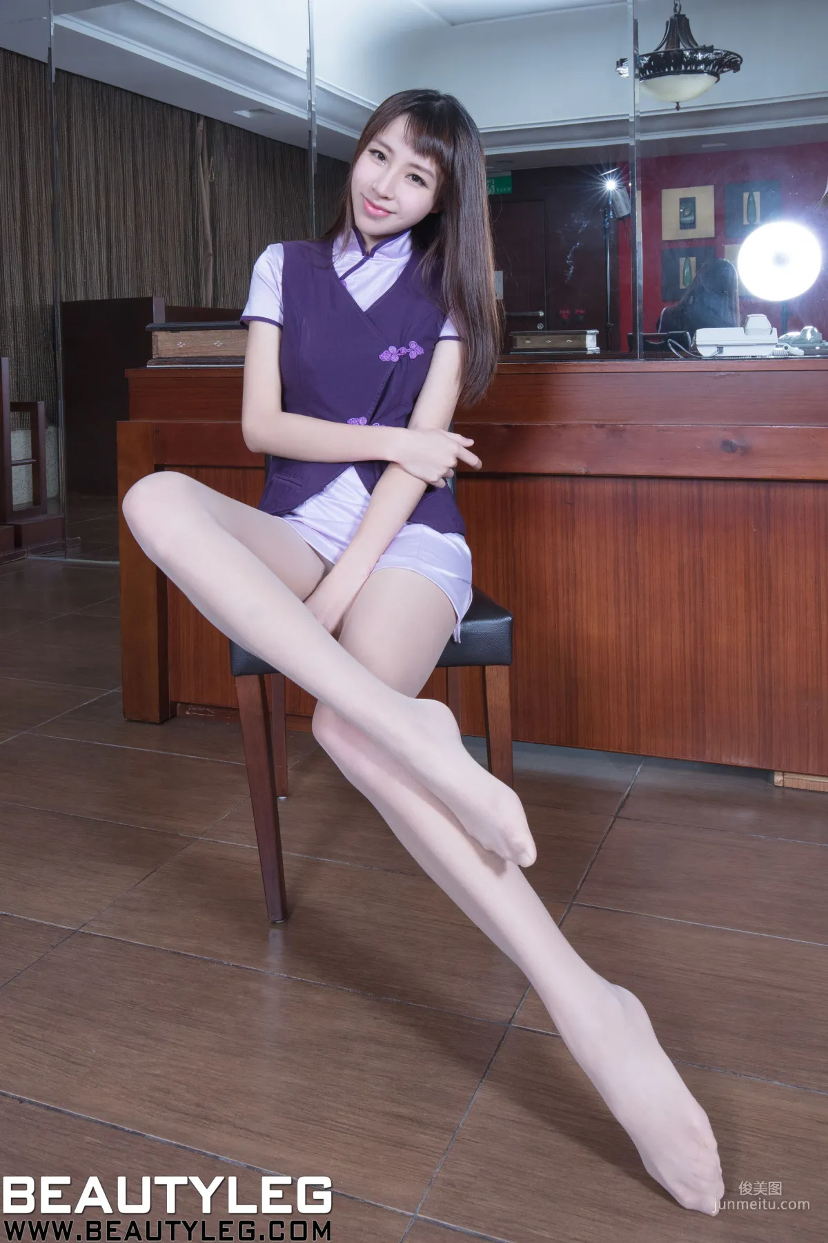 腿模Nancy《制服+透视蕾丝+肉丝美腿》 [Beautyleg] No.1580 写真集22