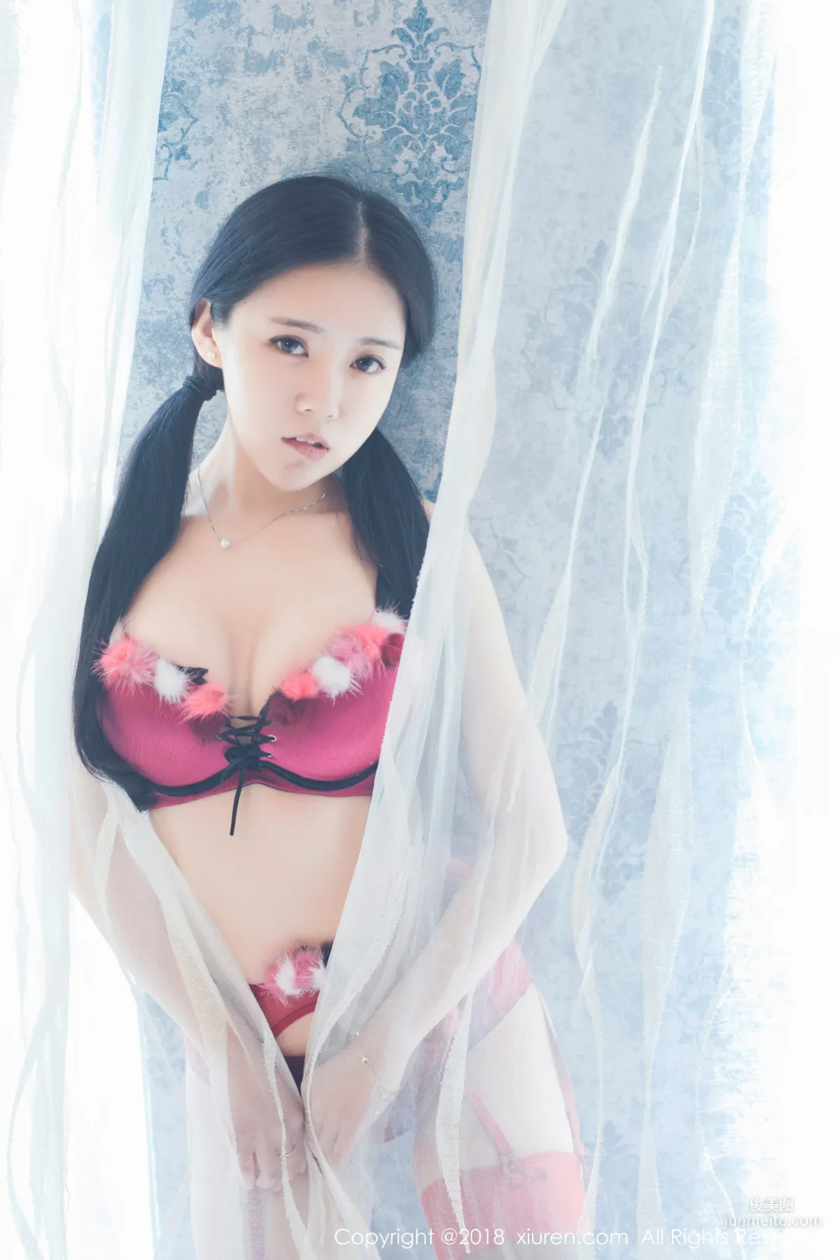 Hong Qiqiu Baby Face and Big Bust Innocent Little Girl [XiuRen] No.932 Photo Set photo 40