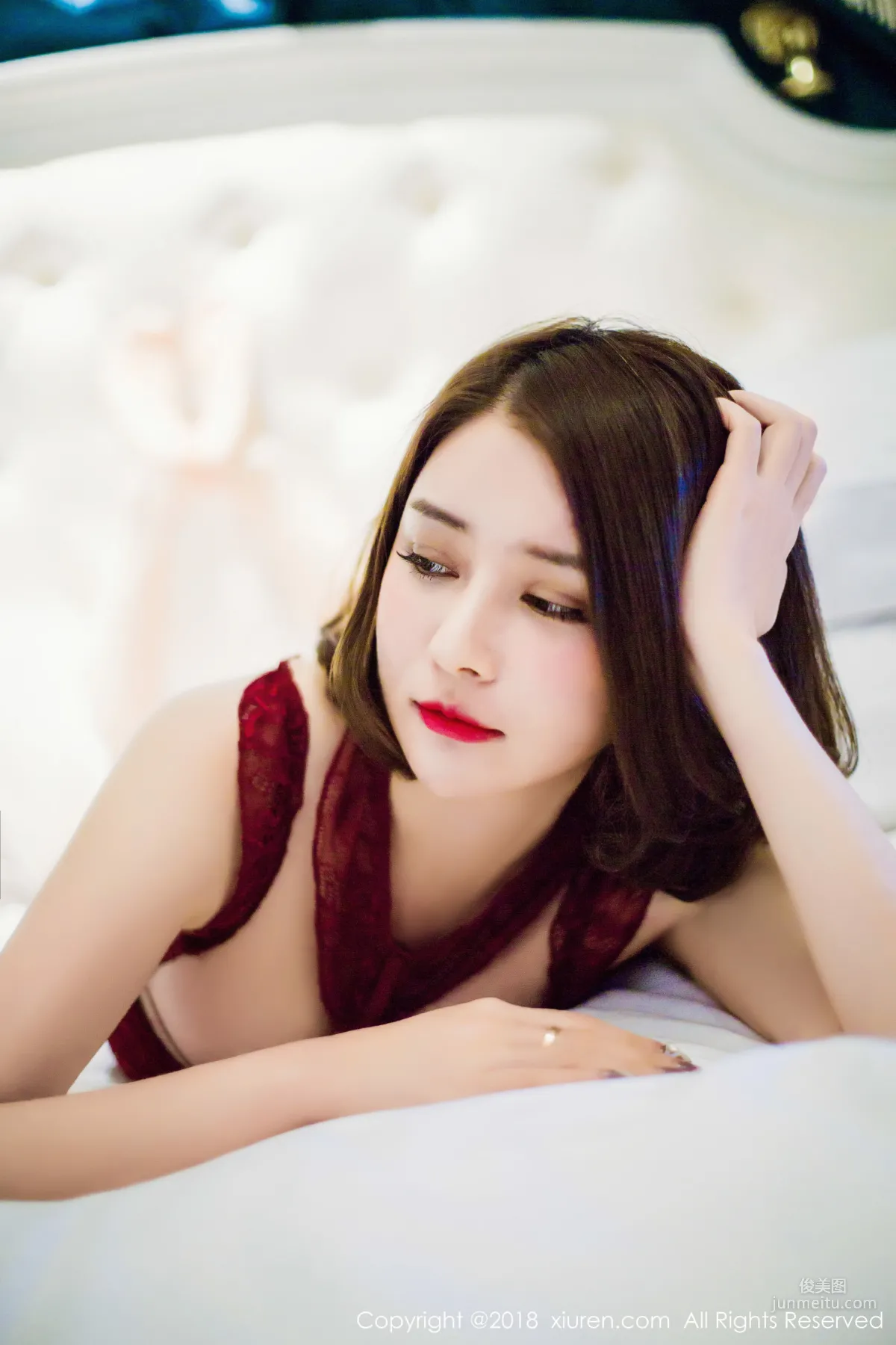 Goddess @ Nianshi, Long Skirt Street Snap + Lingerie + Bathrobe, [XiuRen] No.935 Photo Set photo 37